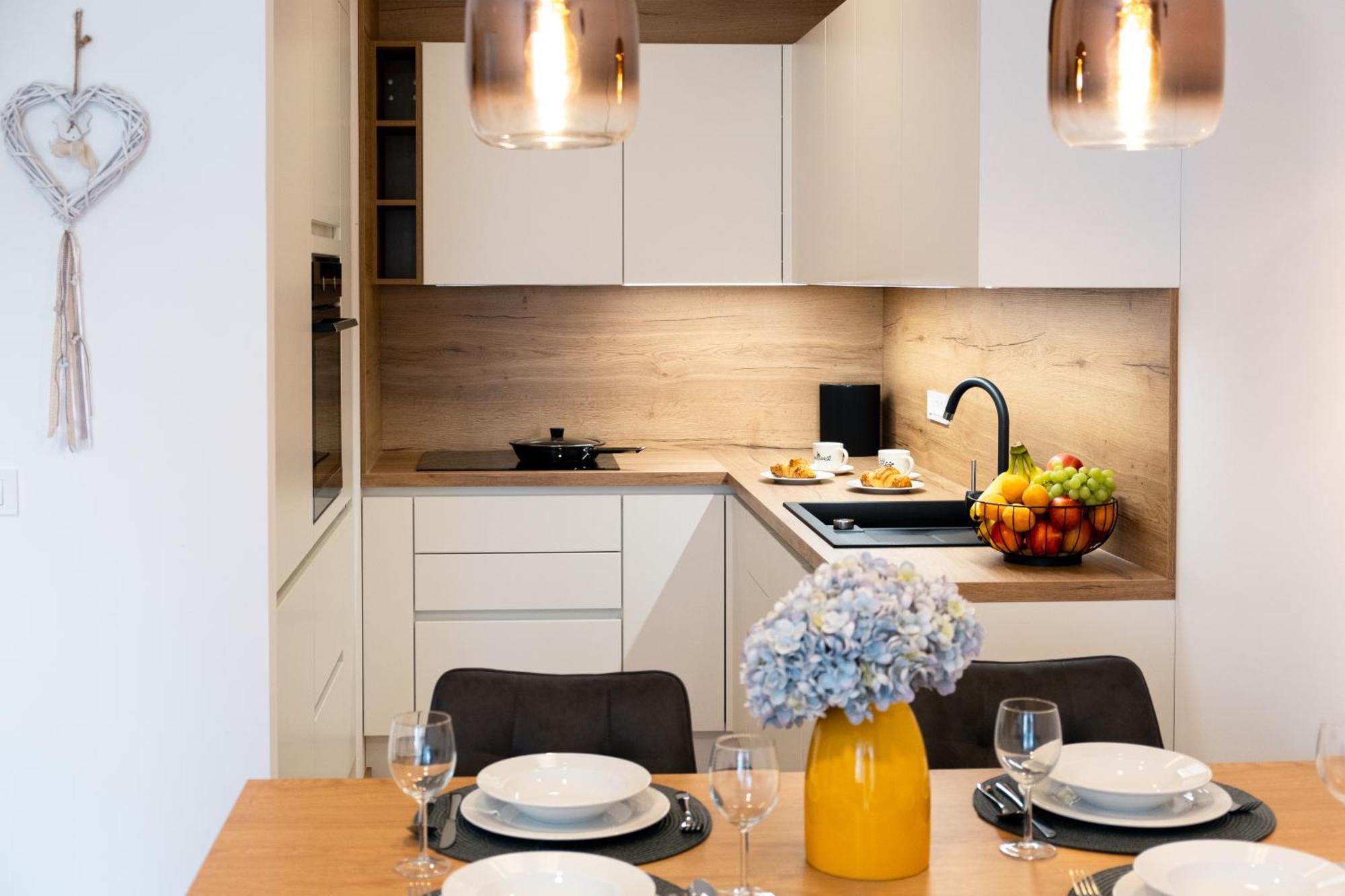 Apartment Masarykova - Modern 1-bedroom In Center & Free Parking *