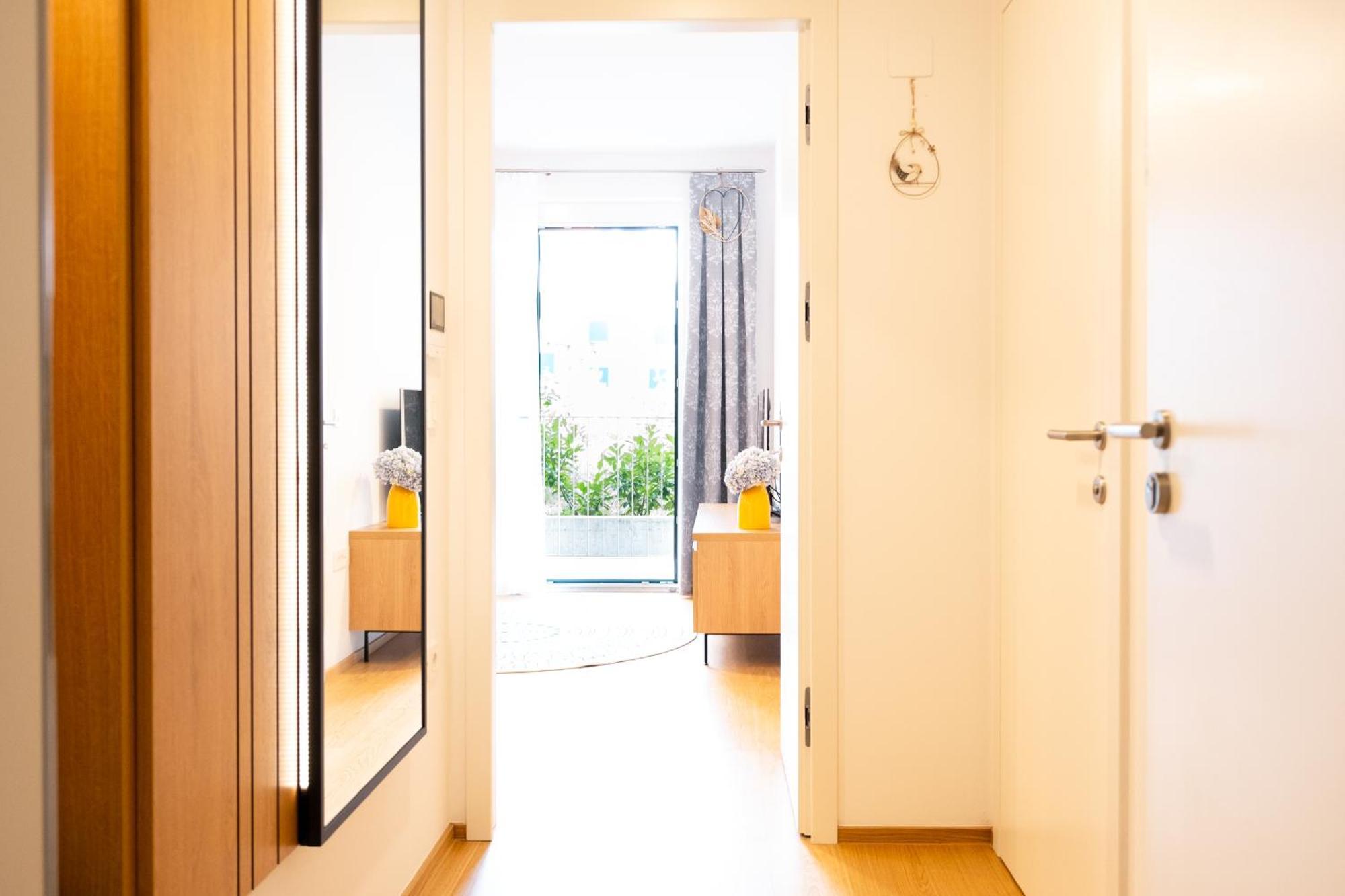 Masarykova - Modern 1-bedroom In Center & Free Parking *